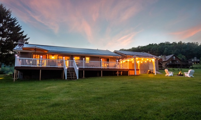 Paradise Point House | Runnin' Down a Dream: Nearby Lake Access, Dog Friendly w/ Hot Tub