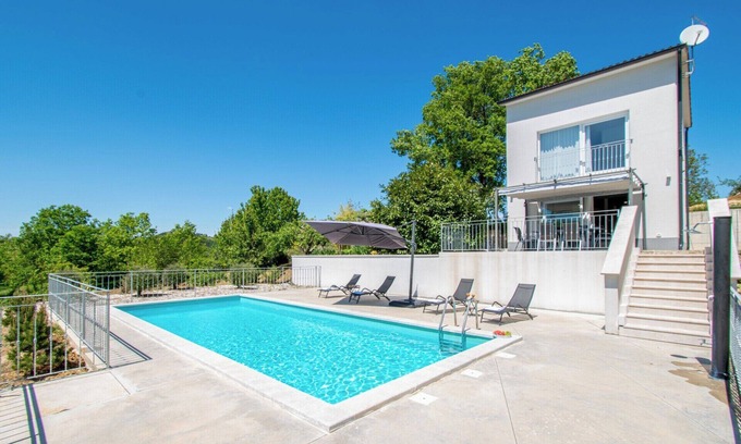 Pazin Villa | Rural detached beautiful villa with private pool