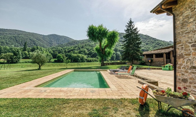 Sant Pere Despuig Villa | Rural House Mas Plantalech with Pool, Garden & Wi-Fi