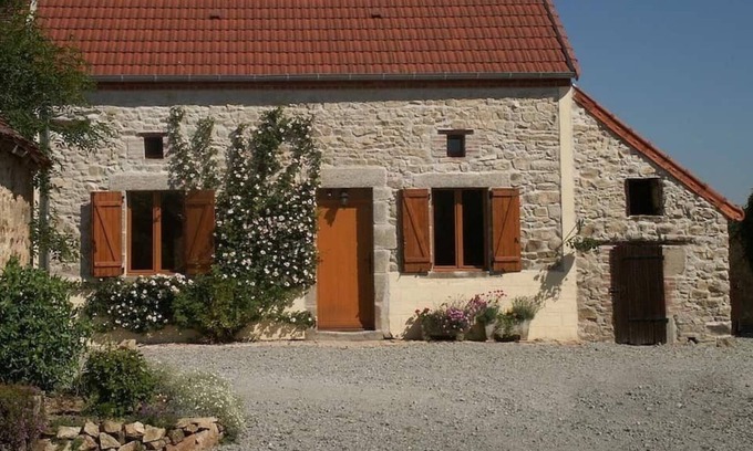 Viersat Other | Rural idyll but only a short drive to towns