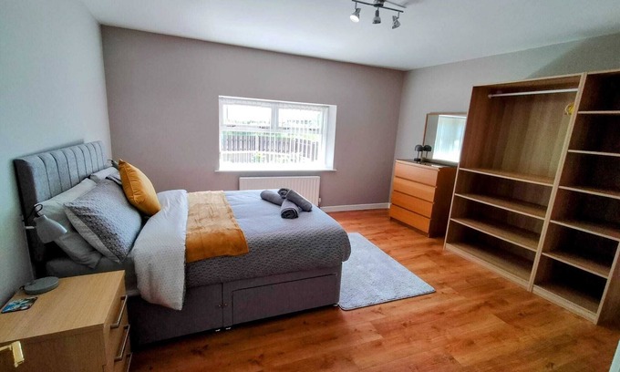 Newry House | Rural retreat (Family friendly/pet friendly)close to seaside and Mountains.