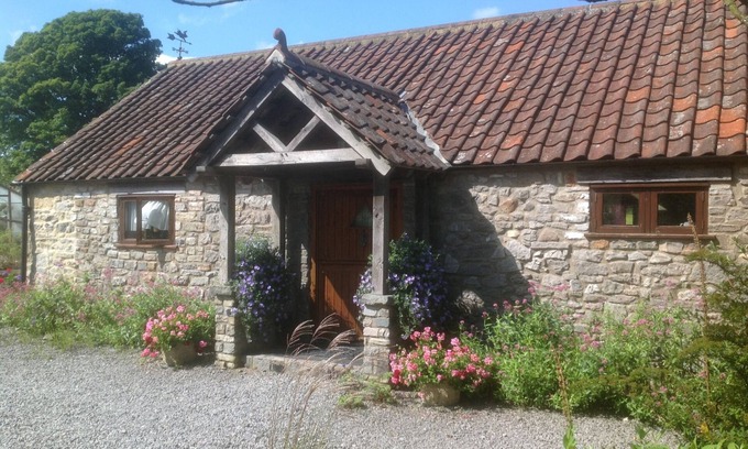 Binegar Cottage | Rural Retreat - Superb Barn Conversion in a Beautiful Garden