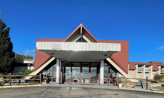 Northwest Colorado Springs Hotel | Rusina inn