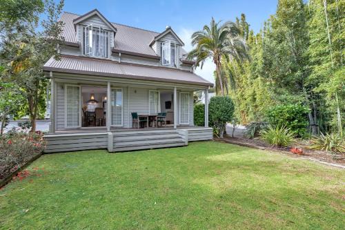Russell House | Russell Cottages - Russell Holiday Home