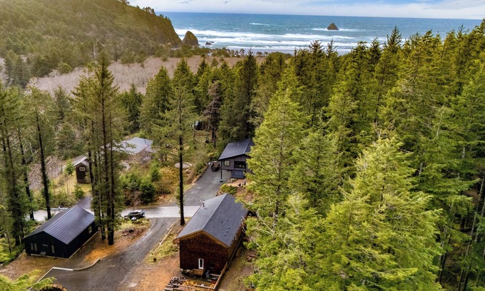 Arch Cape House | Rustic Arch Cape Getaway w/Vibrant Interior | Walk to the Beach | Cape Wonder