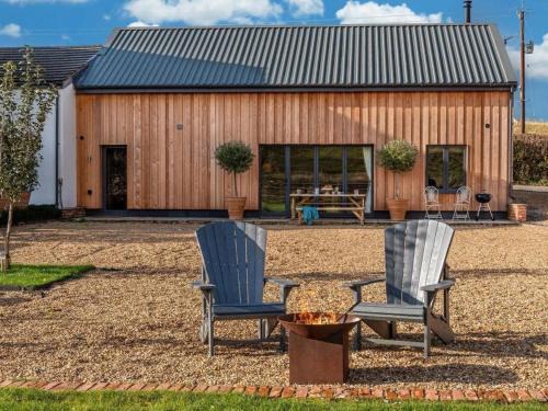 Hereford House | Rustic Barn Retreat Hereford - Pet friendly