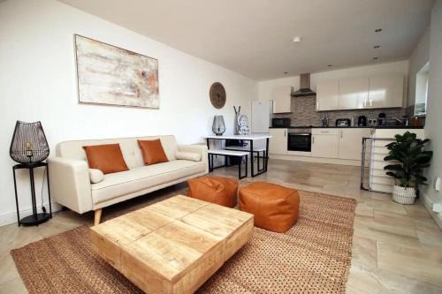 Riverside Apartment | Rustic Elegant Retreat Opposite Stadium