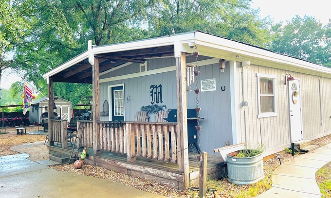 Phenix City House | Rustic Farm cottage with firepit-horses, goats and fresh eggs every morning.