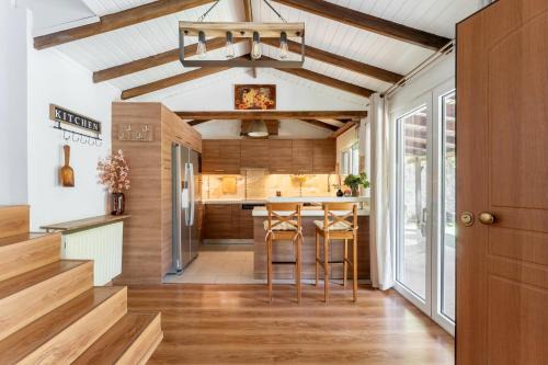 Kropia Apartment | Rustic Garden Cabin