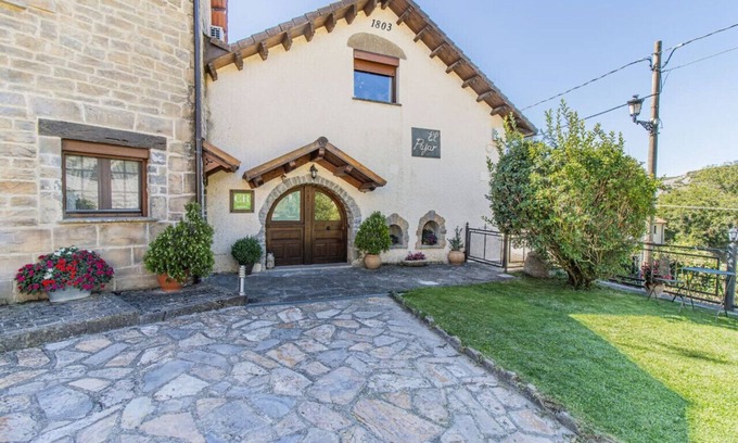 Senegue House | Rustic House in the Pyrenees, ideal for families