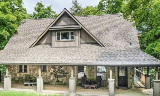 Kearney Cottage | Rustic retreat kearney