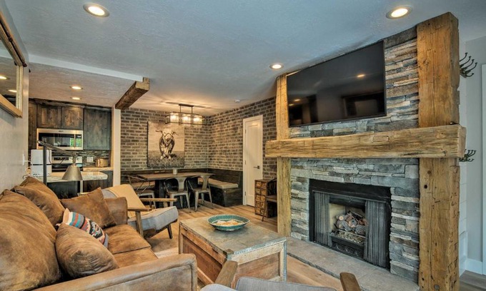 Brian Head Apartment | Rustic Ski-Out Brian Head Condo with Comm Pool