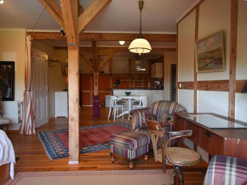 Neu Bartelshagen Apartment | Rustic-style Apartment in Buschenhagen with Garden