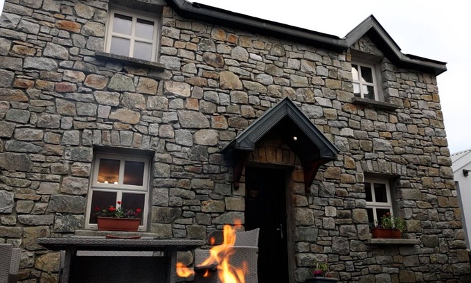 Roundstone House | Ryans Roundstone Retreats Abbys cottagen
