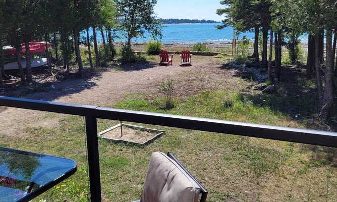 Northern Bruce Peninsula House | síocháin ("Peace" in Gaelic) Waterfront Chalet