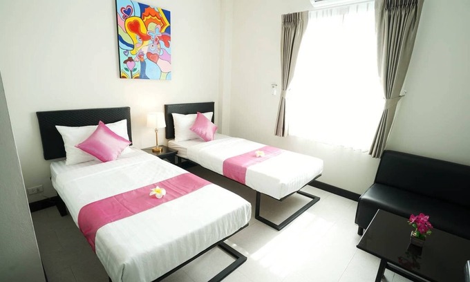 Sanambin Hotel | Sabai Twin Bed with ABF near Don Muang Airport