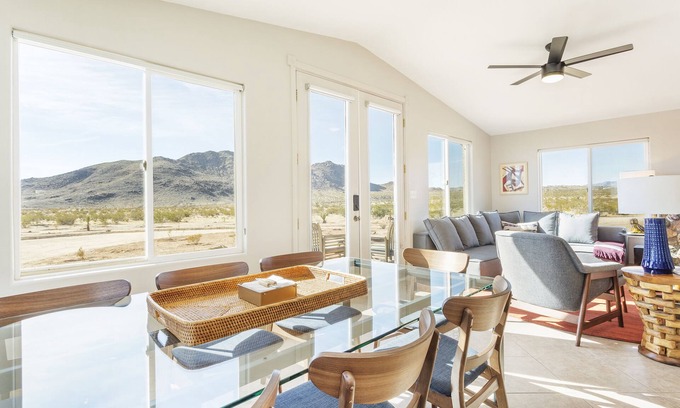 Joshua Tree House | Saddleback Escape w/ Hot tub - Open Desert in Joshua Tree