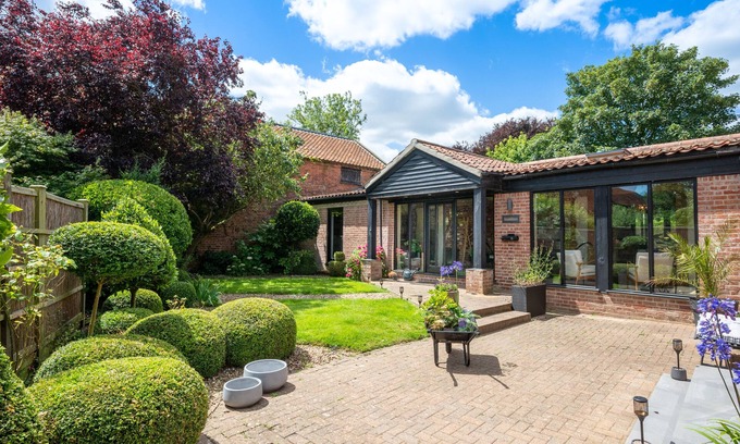 Toft Monks House | Saddlers - Four Bedroom House, Sleeps 8