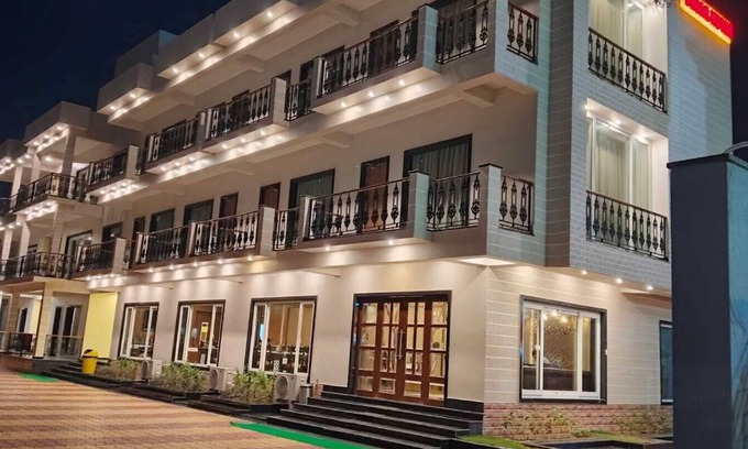 Kanthi Hotel | Sagar Kuthi