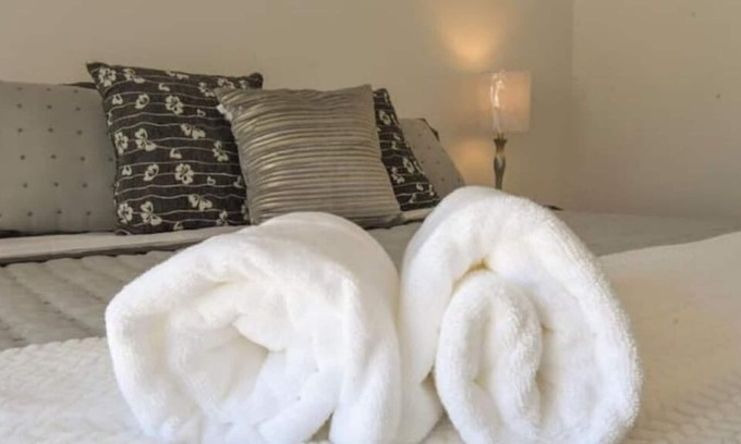 Rialto House | Sage: A Cozy Studio in Rialto