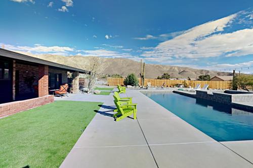 Desert Hot Springs House | Saguaro Gardens Desert Retreat