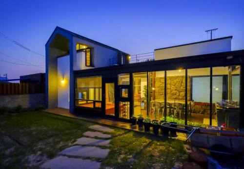 Hallim House | Saisyot