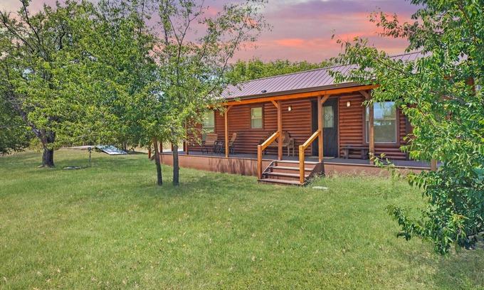 Mineral Wells Cabin | Salesville Serenity log cabin