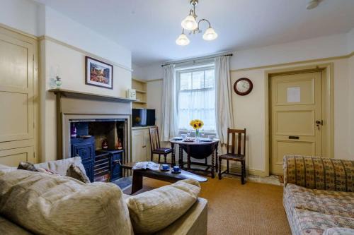 Saltaire Village House | Salts Mill Workers Cottage