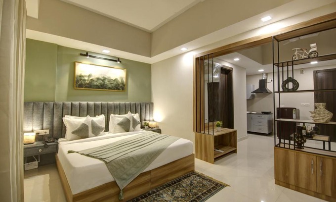 Gurugram Apartment | Saltstayz Premier Executive Serviced Apartment - Golf Course Extension Road