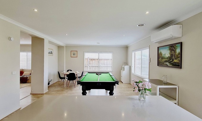 Point Cook Villa | Saltwater Coast House by GoodLive