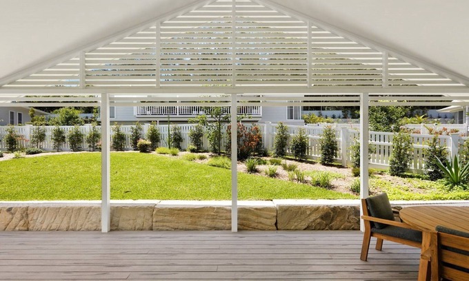 Avoca Beach House | SALTWATER COTTAGE | wifi, complex pool | Accom Holidays