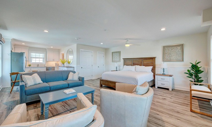 Surf City Apartment | Saltwater Resort Suite 1008, 1st Floor King