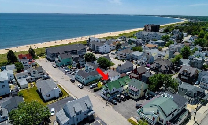 Old Orchard Beach Condo | Salty Air Suites, B: Easy to walk in, One level, 3 beds, ocean views.