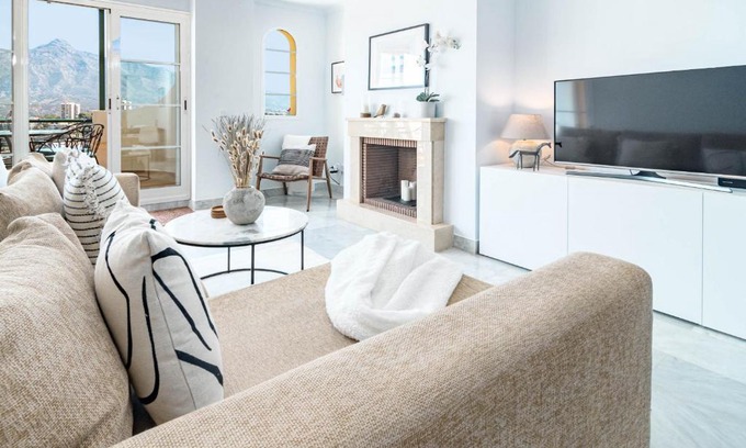 Nueva Andalucia Apartment | SAM24I- Cozy apartment walking distance to beach