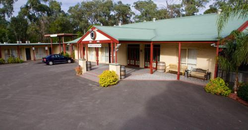 Badger Creek Hotel | Sanctuary House Resort Motel
