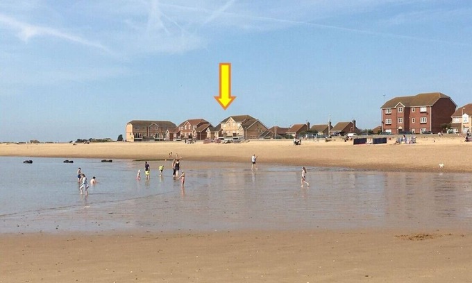 Clacton-on-Sea House | Sand Castles ~ Beachfront town house