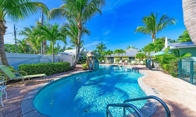 Holmes Beach House | Sand Dollar: Poolside Condo 2 Blocks to Beach by Anna Maria Life Vacation Rentals