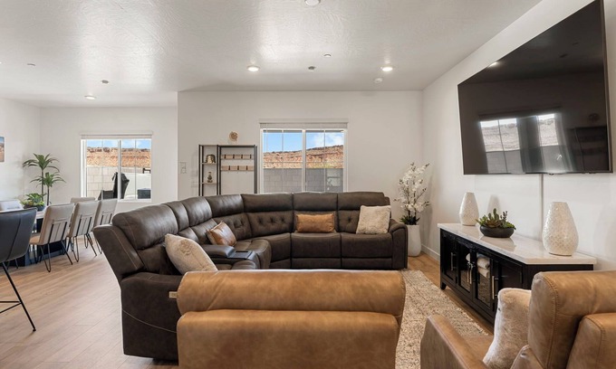 St. George House | Sand Hollow Serenity: Private Hot Tub