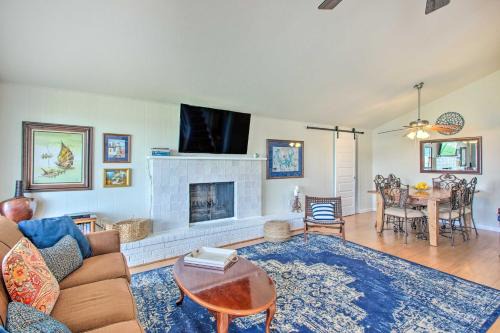 Kingston House | Sanders Island View Home Steps to Lake Texoma