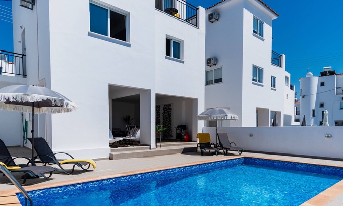 Tremithousa Villa | Sanders White Mountains - Pleasant Villa with Pool