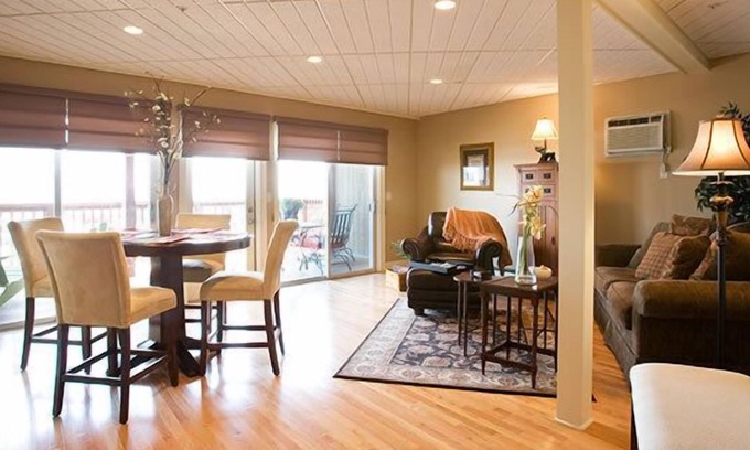 York Beach Hotel | Sands by the Sea Motel
