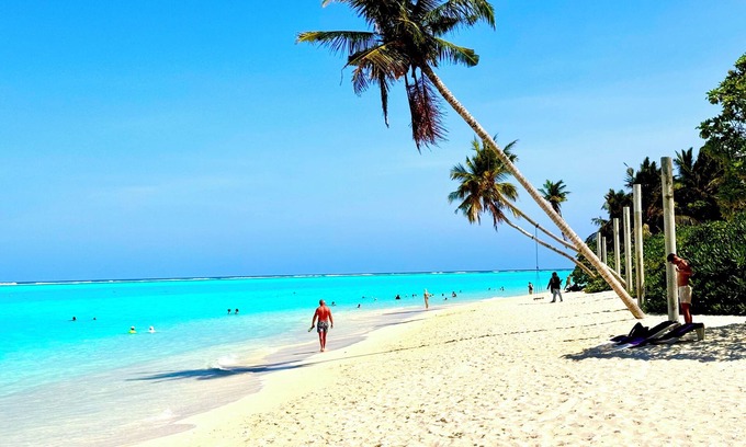 Thoddoo House | Sands Garden Hotel
