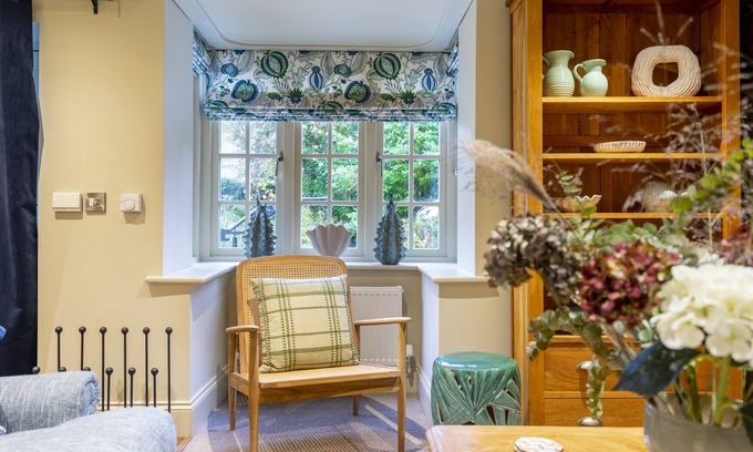 Sandsend Cottage | Sandsend - Gardeners Cottage - sleeps 4 guests in 2 bedrooms