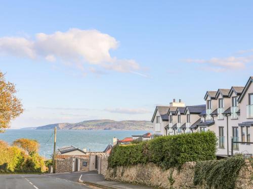 Benllech Apartment | Sandy Bay Retreat