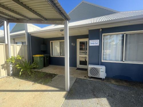 Jurien Bay House | Sandy Feet