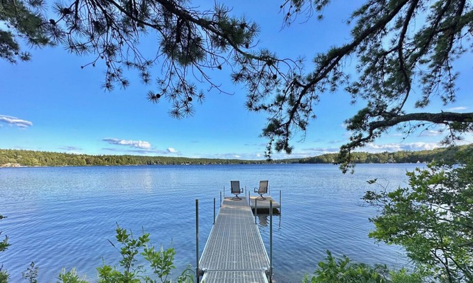 Deerfield House | Sandy Shore on Pleasant Lake