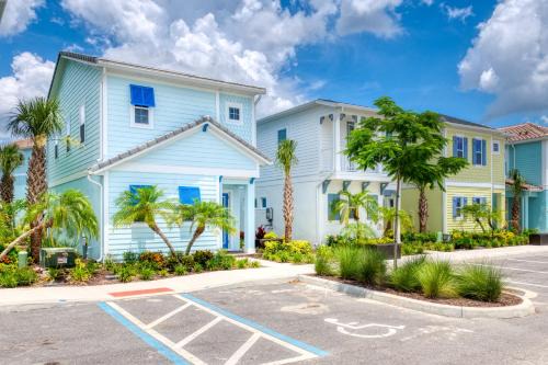 West Kissimmee House | Sandy Shores Cottage Near Disney With Margaritaville Resort & Island H20 Waterpark Access - 2962Sr