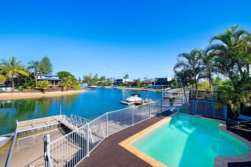 Broadbeach Waters House | Sandy Shores - Large Family Retreat
