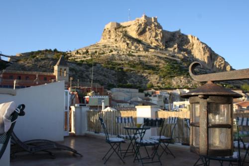 Alicante City Centre Apartment | Santa Barbara Guesthouse