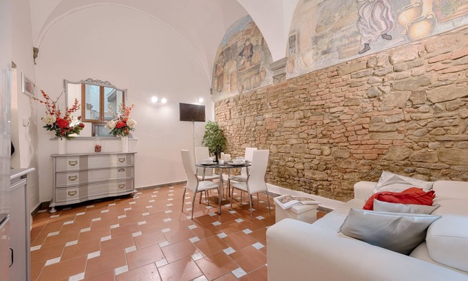Oltrarno Apartment | Santo Spirito Frescos by Mmega